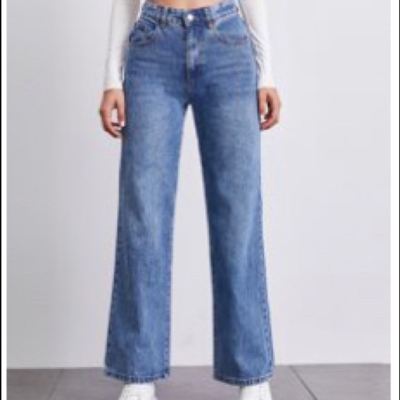 Straight Leg Mid Rise Jeans - Picture 1 of 5